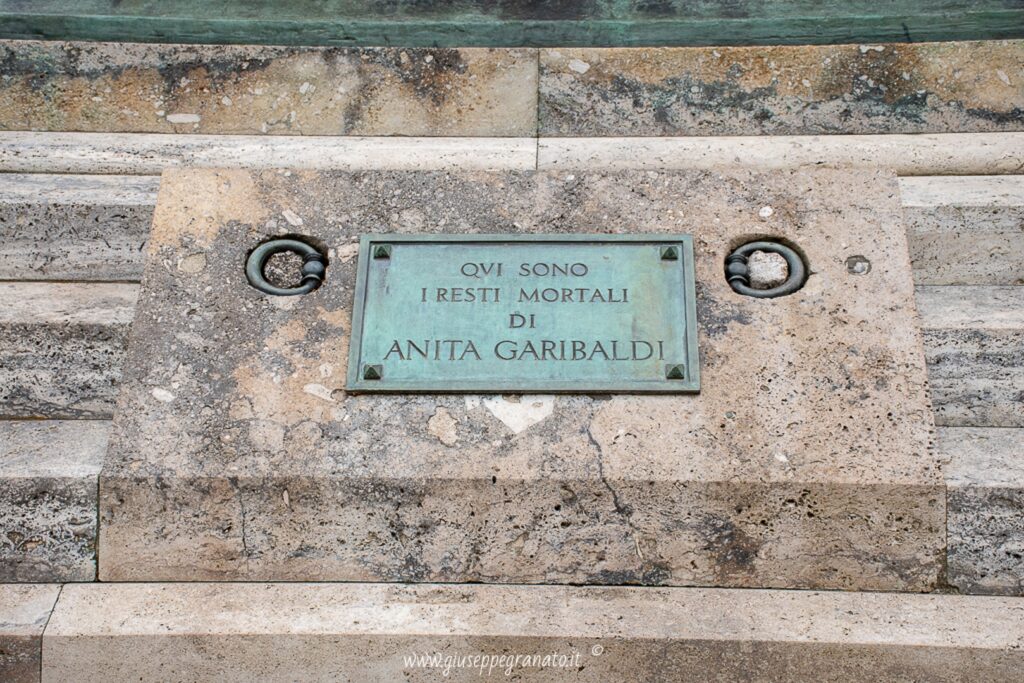 Monumento Anita Garibaldi, targa