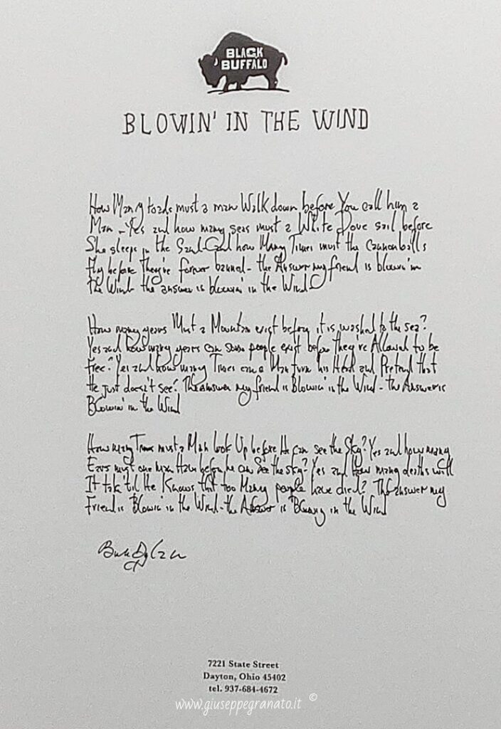 Bob Dylan, "Blowin' in the wind", 2018. Testo a penna su carta.