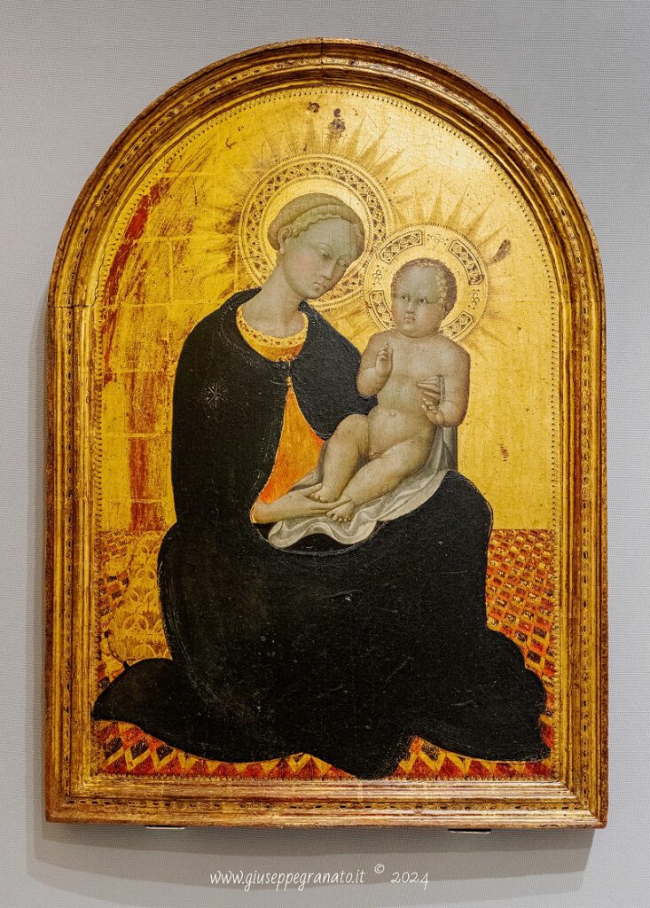 Stefano di Giovanni detto il  Sassetta, "Madonna in umiltà con il bambino", 1423 ca. Tempera e olio su tavola, 74x53 cm. Siena Museo dell'opera del Duomo